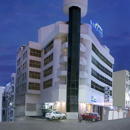 Central Beacon Hotel Surat Exterior foto